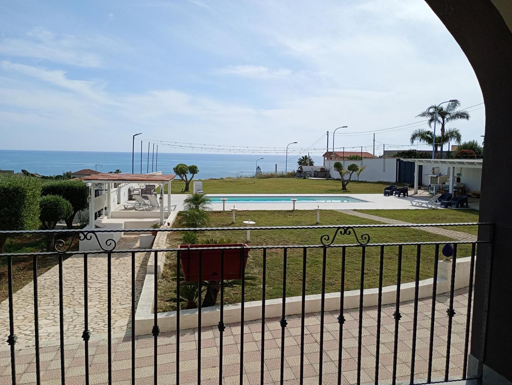 Deep Sea Residence Agrigento Bagian luar foto